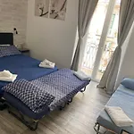 Room27 בית הארחה 3*