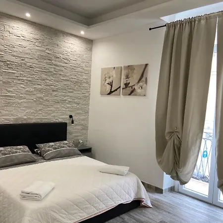 Room27 Pensionat Taranto