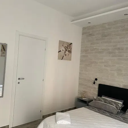 Pensión Room27