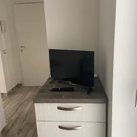Pensión Room27 3*